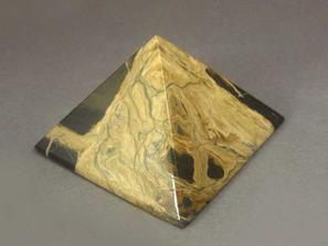 Сенгилит. Пирамида из сенгилита, 4,5х4,5х2,8 см