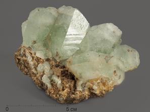 Датолит, сросток кристаллов 9,7х8,2х6,5 см
