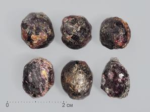 Гранат (альмандин), кристалл 1-2 см