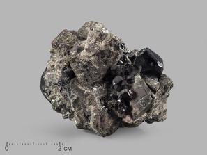 Шпинель чёрная кристаллы на диопсиде, 5,5х4,8х3,5 см