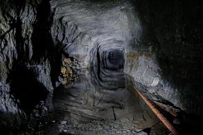 Штрек №1 молибденитового рудника. Частично затопленный штрек молибденитового (молибденового) рудника на горе Тахтарвумчорр