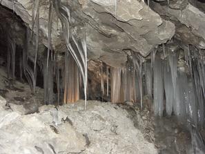 В Кунгурской ледяной пещерой